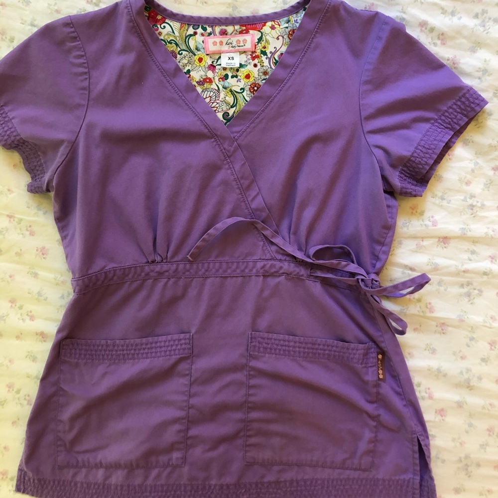 Koi scrub top